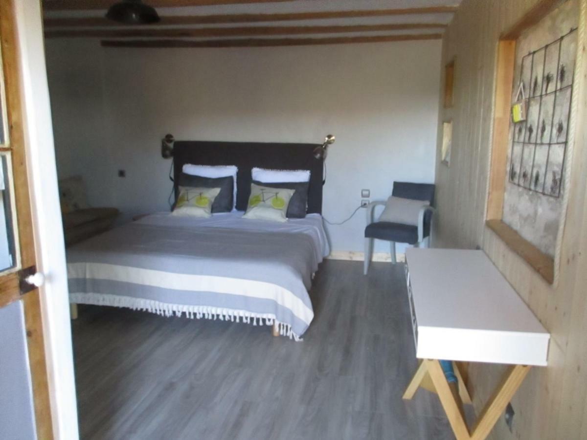 La Grange Aux Hirondelles Bed and Breakfast Sancoins Buitenkant foto